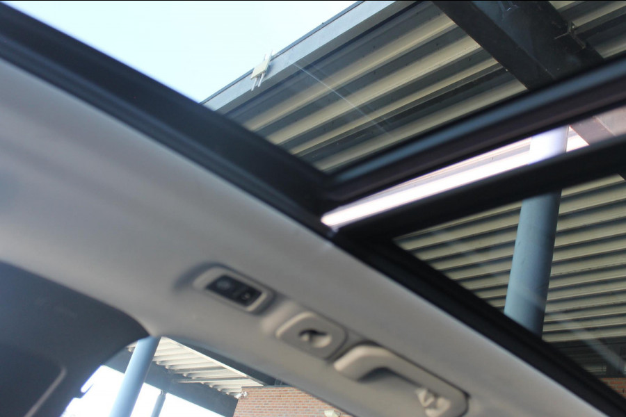 Volvo XC60 B5 250PK Automaat Momentum Exclusive Panoramisch schuif-kanteldak / Head-Up display / Semi elektrisch wegklapbare trekhaak / 19" lichtmetalen velgen / 360 graden rondomzicht camera