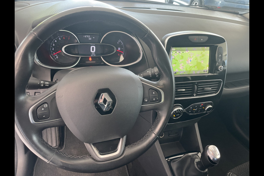 Renault Clio Estate 0.9 TCe Intens Airco - Achteruitrijcamera - Parkeersensor achter - Navigatie - Cruise control - Dakrails - Licht metalen velgen 16 inch - Led verlichting - Elektrische ramen - Keyless entry/ start - Bluetooth - Stuur multifunctioneel - Stuur leder - Radio