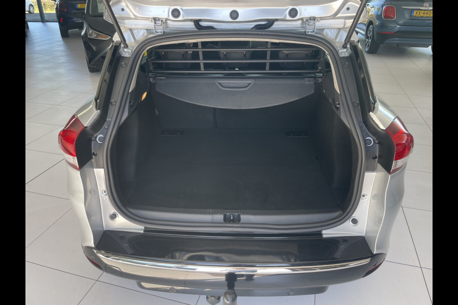 Renault Clio Estate 0.9 TCe Intens Airco - Achteruitrijcamera - Parkeersensor achter - Navigatie - Cruise control - Dakrails - Licht metalen velgen 16 inch - Led verlichting - Elektrische ramen - Keyless entry/ start - Bluetooth - Stuur multifunctioneel - Stuur leder - Radio