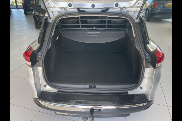 Renault Clio Estate 0.9 TCe Intens Airco - Achteruitrijcamera - Parkeersensor achter - Navigatie - Cruise control - Dakrails - Licht metalen velgen 16 inch - Led verlichting - Elektrische ramen - Keyless entry/ start - Bluetooth - Stuur multifunctioneel - Stuur leder - Radio