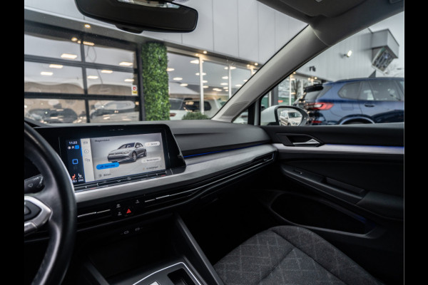 Volkswagen Golf 1.0 eTSI Life | Clima | Ambient | Carplay |