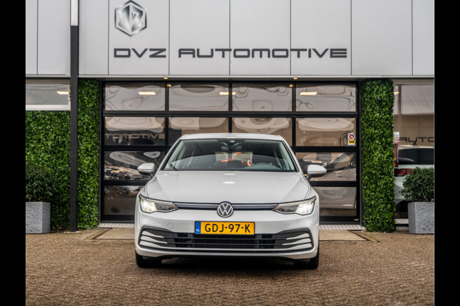 Volkswagen Golf 1.0 eTSI Life | Clima | Ambient | Carplay |