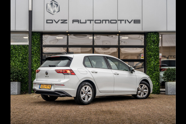 Volkswagen Golf 1.0 eTSI Life | Clima | Ambient | Carplay |