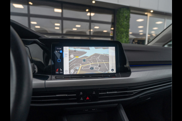 Volkswagen Golf 1.0 eTSI Life | Clima | Ambient | Carplay |