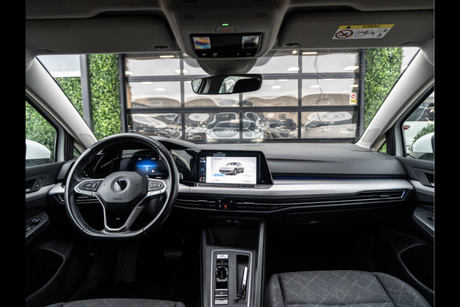 Volkswagen Golf 1.0 eTSI Life | Clima | Ambient | Carplay |