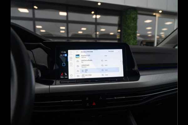 Volkswagen Golf 1.0 eTSI Life | Clima | Ambient | Carplay |