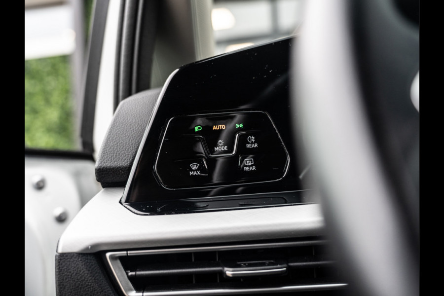 Volkswagen Golf 1.0 eTSI Life | Clima | Ambient | Carplay |