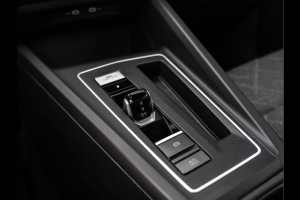 Volkswagen Golf 1.0 eTSI Life | Clima | Ambient | Carplay |