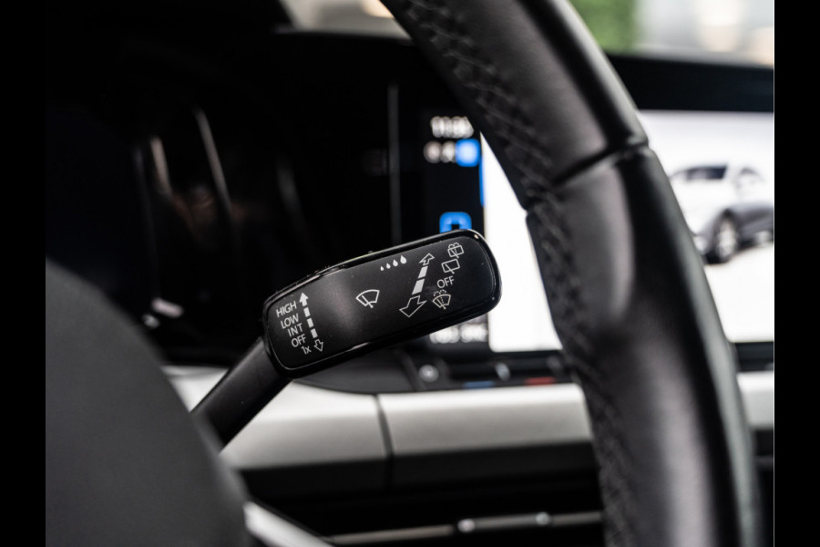 Volkswagen Golf 1.0 eTSI Life | Clima | Ambient | Carplay |