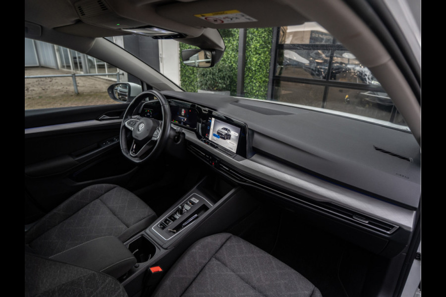 Volkswagen Golf 1.0 eTSI Life | Clima | Ambient | Carplay |