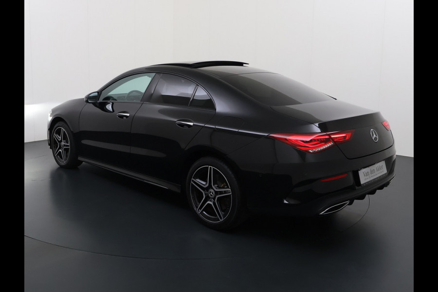 Mercedes-Benz CLA-Klasse 250e AMG // SoH 95% // Panoramadak // Carplay // MultiBeam LED // Sfeerverlichting // Night pakket // Keyless // 18" AMG