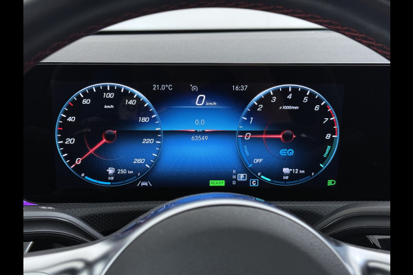 Mercedes-Benz CLA-Klasse 250e AMG // SoH 95% // Panoramadak // Carplay // MultiBeam LED // Sfeerverlichting // Night pakket // Keyless // 18" AMG