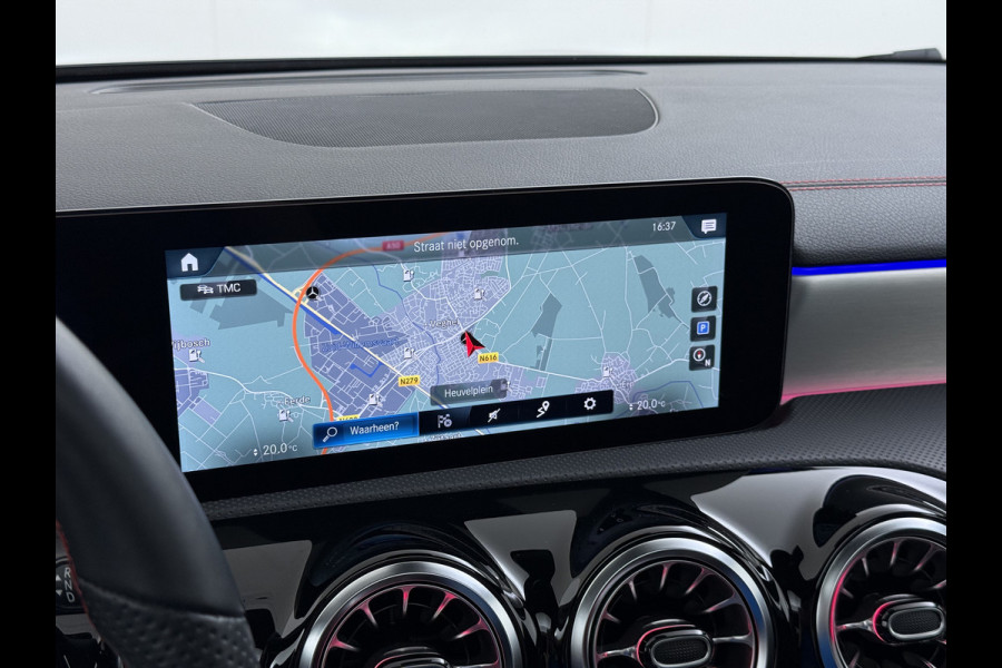 Mercedes-Benz CLA-Klasse 250e AMG // SoH 95% // Panoramadak // Carplay // MultiBeam LED // Sfeerverlichting // Night pakket // Keyless // 18" AMG