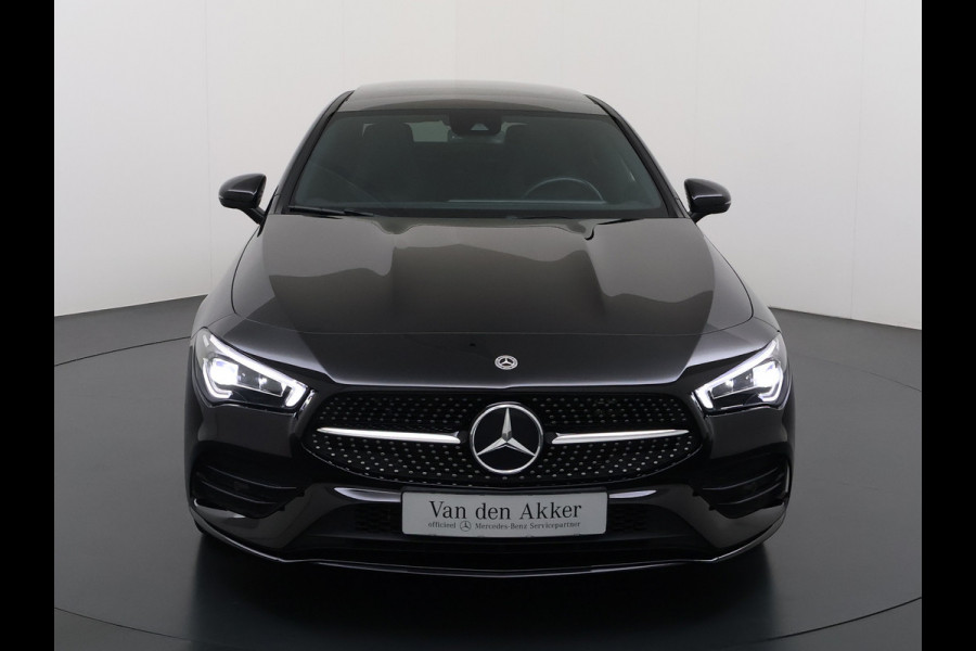 Mercedes-Benz CLA-Klasse 250e AMG // SoH 95% // Panoramadak // Carplay // MultiBeam LED // Sfeerverlichting // Night pakket // Keyless // 18" AMG