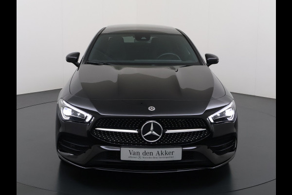 Mercedes-Benz CLA-Klasse 250e AMG // SoH 95% // Panoramadak // Carplay // MultiBeam LED // Sfeerverlichting // Night pakket // Keyless // 18" AMG