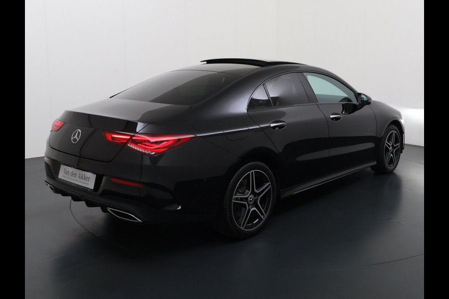 Mercedes-Benz CLA-Klasse 250e AMG // SoH 95% // Panoramadak // Carplay // MultiBeam LED // Sfeerverlichting // Night pakket // Keyless // 18" AMG