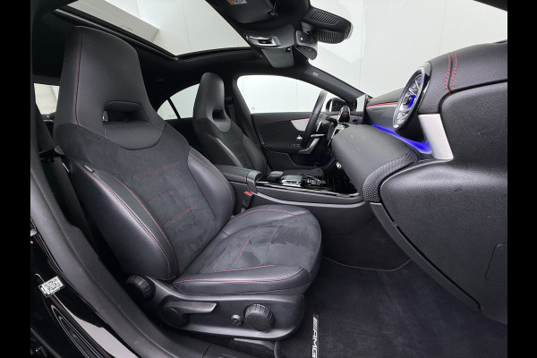 Mercedes-Benz CLA-Klasse 250e AMG // SoH 95% // Panoramadak // Carplay // MultiBeam LED // Sfeerverlichting // Night pakket // Keyless // 18" AMG