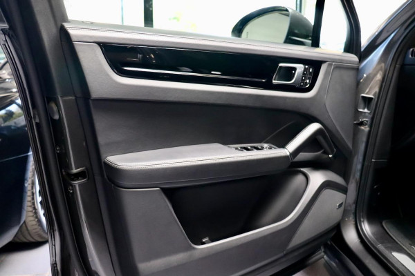Porsche Cayenne 3.0 E-Hybrid|Sport-Design|18weg|PANO|Stoelventi