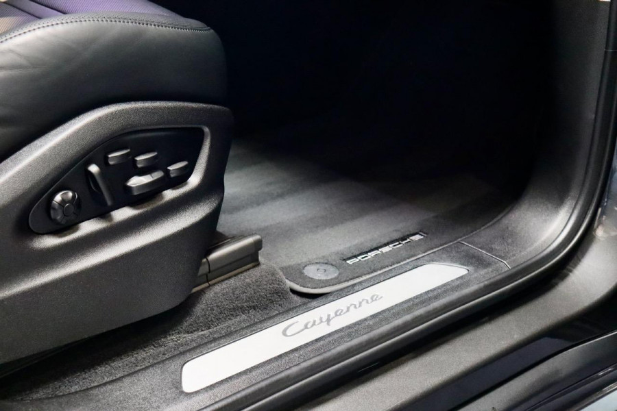 Porsche Cayenne 3.0 E-Hybrid|Sport-Design|18weg|PANO|Stoelventi