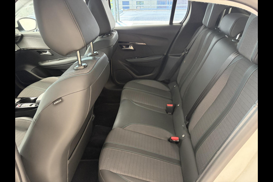 Peugeot 208 1.2 PureTech Allure | Apple Carplay/Android Auto | Parkeersensoren