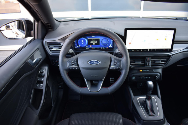 Ford Focus 1.0 EcoBoost Hybrid ST Line X | Pano | Stuur- en Stoelverw. | Sportstoelen