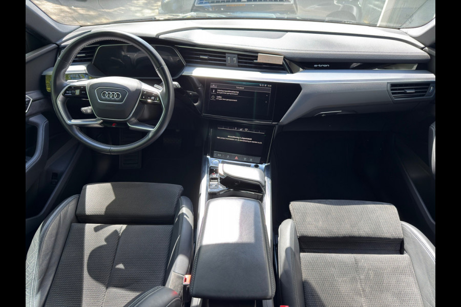 Audi e-tron 50 quattro S edition 71 kWh l S-Line l Trekhaak l Carplay l Xenon l Climate l 360 Camera l ACC l Lane Assist l VDOH l