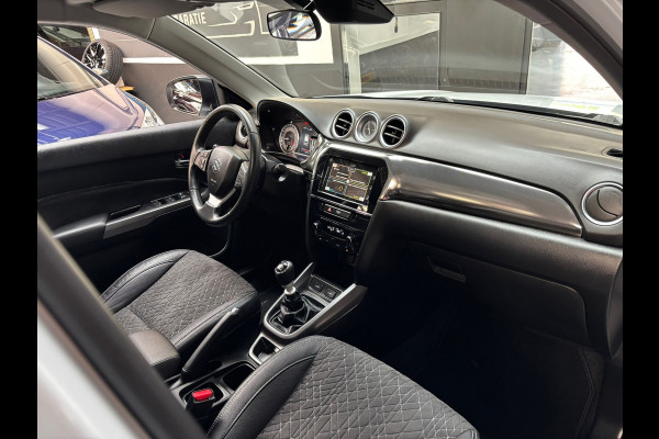 Suzuki Vitara 1.4 Boosterjet Style Smart Hybrid / PANO / Carplay