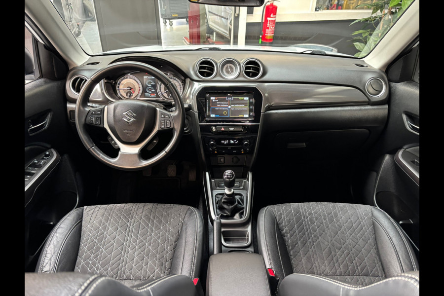 Suzuki Vitara 1.4 Boosterjet Style Smart Hybrid / PANO / Carplay
