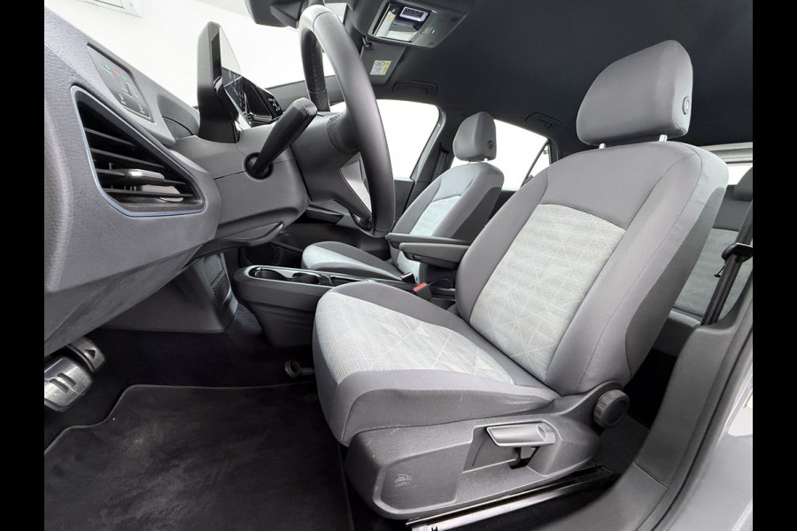 Volkswagen ID.3 First 58kWh SOH 94% Trekhaak Adap.Cruise AppConnect Navi Stoelverw. Pdc Dab Aut.Verlichting Bluetooth Ecc Isofix Led Elek.Ramen Verwarmbare Spiegels Org.NL-auto!