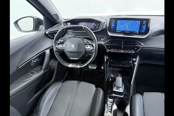 Peugeot e-2008 GT-Line EV50kWh Soh 93% 360Camera Navi Apple Carplay Android Ecc Cruise Control Keyless 1/2Leer Pdc DAB+ Bluetooth Led Connected services Verkeersbord detectie Usb PrivacyGlass 17''LM Regensensor Led Verkeersbord detectie