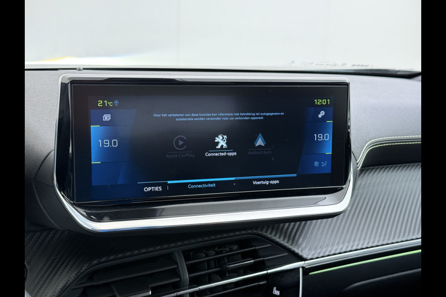 Peugeot e-2008 GT-Line EV50kWh Soh 93% 360Camera Navi Apple Carplay Android Ecc Cruise Control Keyless 1/2Leer Pdc DAB+ Bluetooth Led Connected services Verkeersbord detectie Usb PrivacyGlass 17''LM Regensensor Led Verkeersbord detectie