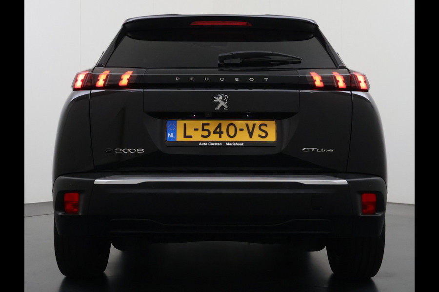 Peugeot e-2008 GT-Line EV50kWh Soh 93% 360Camera Navi Apple Carplay Android Ecc Cruise Control Keyless 1/2Leer Pdc DAB+ Bluetooth Led Connected services Verkeersbord detectie Usb PrivacyGlass 17''LM Regensensor Led Verkeersbord detectie