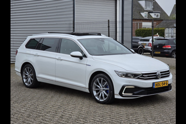 Volkswagen Passat Variant 1.4 TSI PHEV GTE Business Pano Stoel Massage Acc