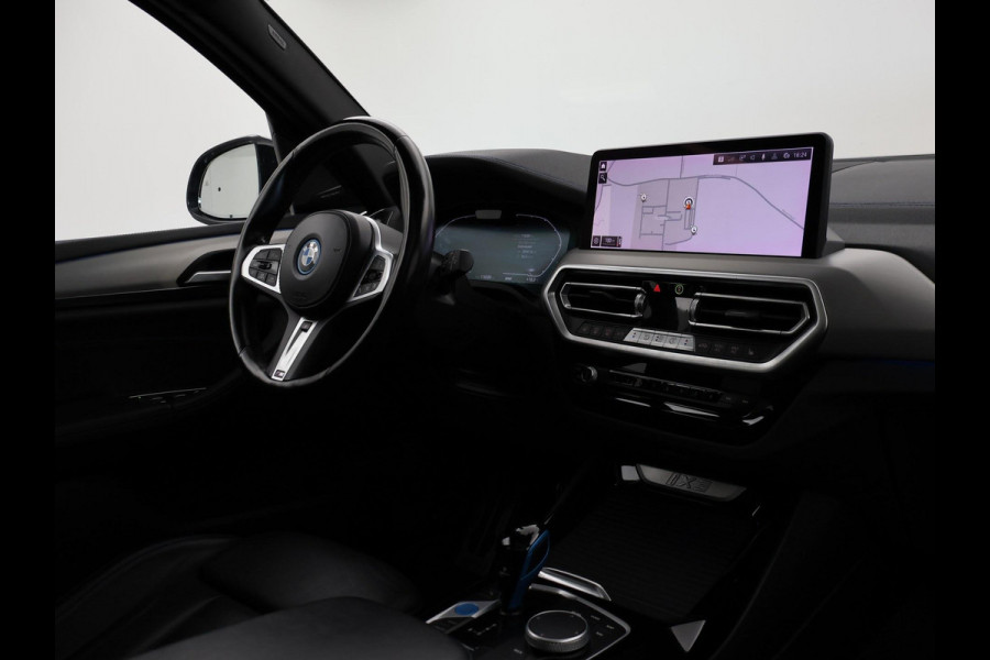 BMW iX3 M-SPORT HIGH EXECUTIVE 80 kWh + TREKHAAK | HEAD-UP | 360 CAMERA | PANORAMA | STUURVERWARMING