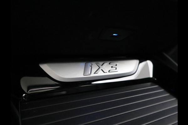 BMW iX3 M-SPORT HIGH EXECUTIVE 80 kWh + TREKHAAK | HEAD-UP | 360 CAMERA | PANORAMA | STUURVERWARMING