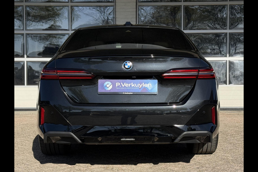 BMW 5 Serie 530e M SPORT PRO | STOELVENTILATIE | PANORAMA | HARMAN KARDON | COMFORTPACK | 21 INCH |