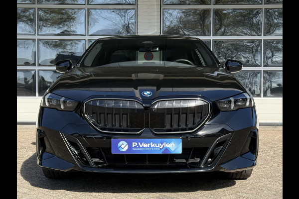 BMW 5 Serie 530e M SPORT PRO | STOELVENTILATIE | PANORAMA | HARMAN KARDON | COMFORTPACK | 21 INCH |