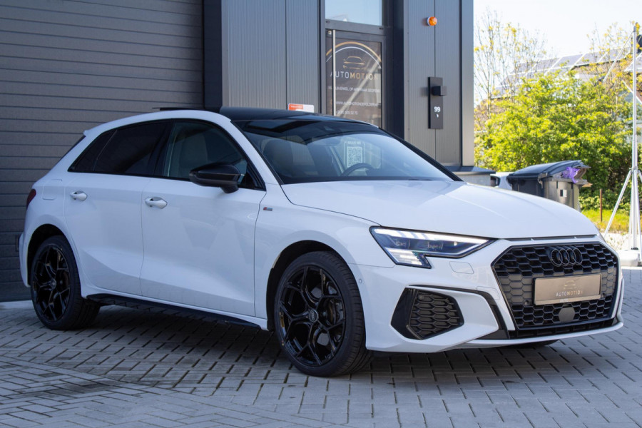 Audi A3 Sportback 40 TFSIe Sline Pano Maxton Diffuser Matrix Camera Sfeerverlichting