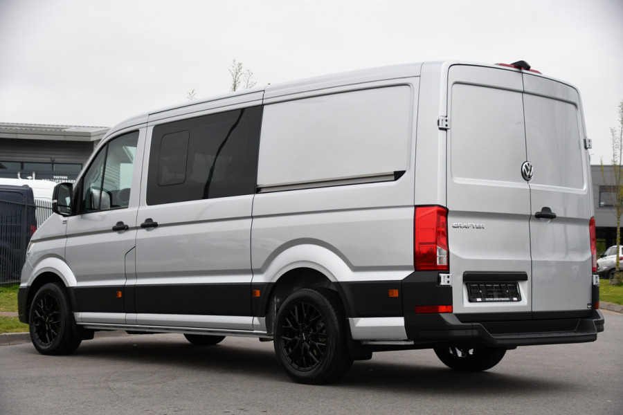 Volkswagen Crafter 35 2.0 TDI L3H2 DC Highline PB Edition Camera, Caplay, LED, 177pk, 2 x Schuifdeur, Clima, Multimedia, Voorruit verwarming, Automaat, Uniek!
