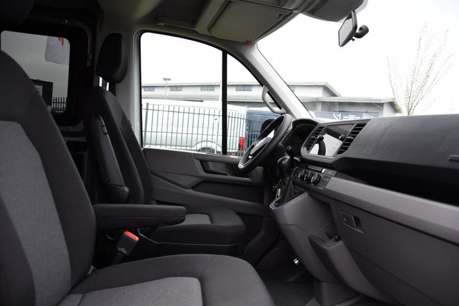 Volkswagen Crafter 35 2.0 TDI L3H2 DC Highline PB Edition Camera, Caplay, LED, 177pk, 2 x Schuifdeur, Clima, Multimedia, Voorruit verwarming, Automaat, Uniek!