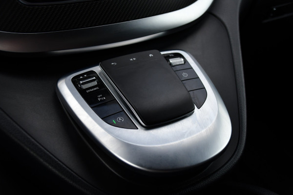 Mercedes-Benz V-Klasse 300d AMG Black Edition Camera, Cruise, Carplay, LED, 2 x Schuifdeur, 237pk, Automaat, Leder, Automaat, Multimedia, Stoelverwarming, Uniek!