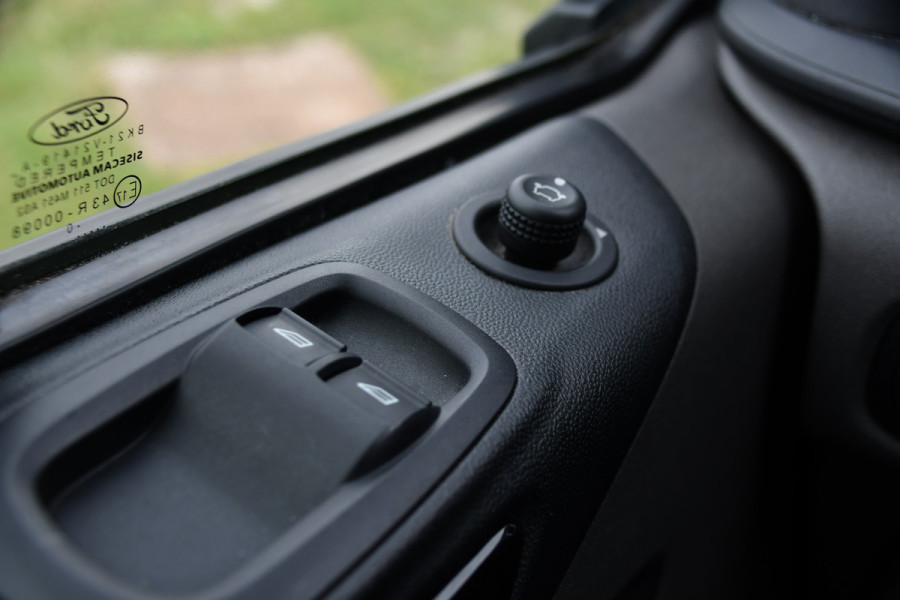 Ford Transit Custom 320 2.0 TDCI L1H1 Sport DC Black Edition Adaptieve Cruise, Camera, Carplay, Xenon, 185pk, 2 x Schuifdeur, Stoelverwarming, Leder, Uniek!