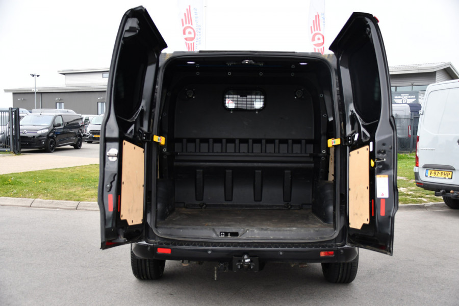 Ford Transit Custom 320 2.0 TDCI L1H1 Sport DC Black Edition Adaptieve Cruise, Camera, Carplay, Xenon, 185pk, 2 x Schuifdeur, Stoelverwarming, Leder, Uniek!