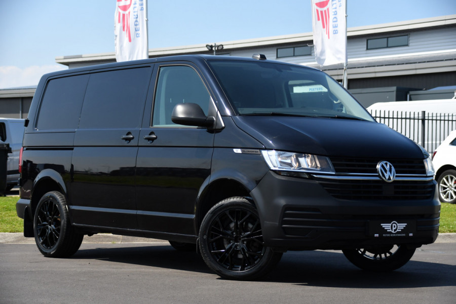 Volkswagen Transporter 2.0 TDI L1H1 30 Black Edition Cruise, Carplay, 150PK, Automaat, Standkachel, Stoelverwarming, Sensoren, Trekhaak