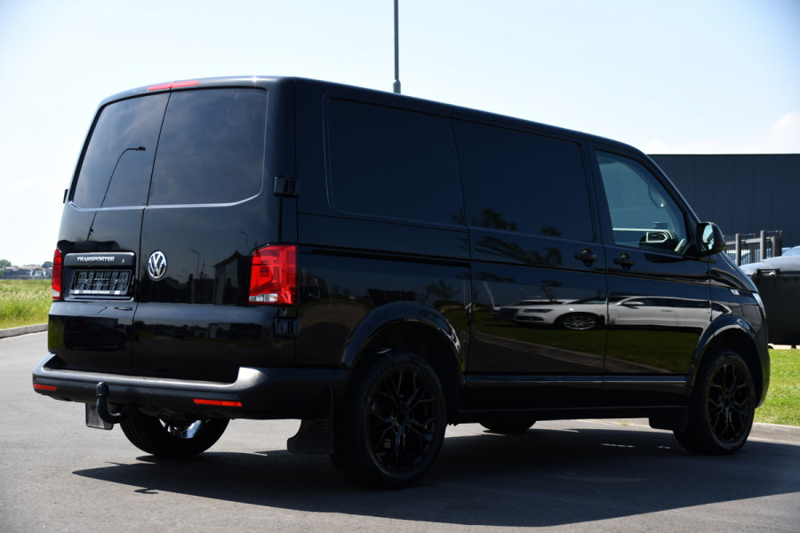 Volkswagen Transporter 2.0 TDI L1H1 30 Black Edition Cruise, Carplay, 150PK, Automaat, Standkachel, Stoelverwarming, Sensoren, Trekhaak