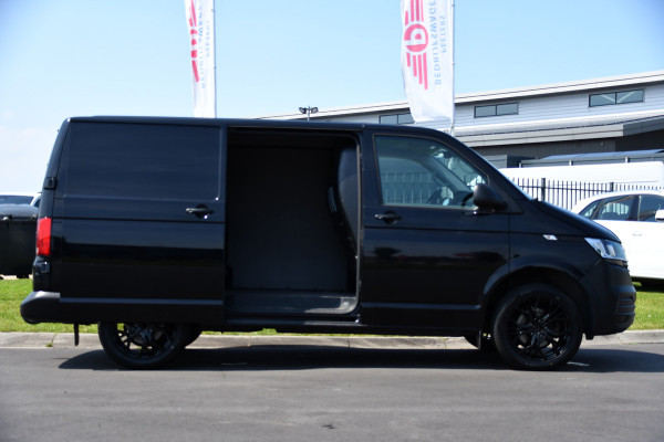 Volkswagen Transporter 2.0 TDI L1H1 30 Black Edition Cruise, Carplay, 150PK, Automaat, Standkachel, Stoelverwarming, Sensoren, Trekhaak