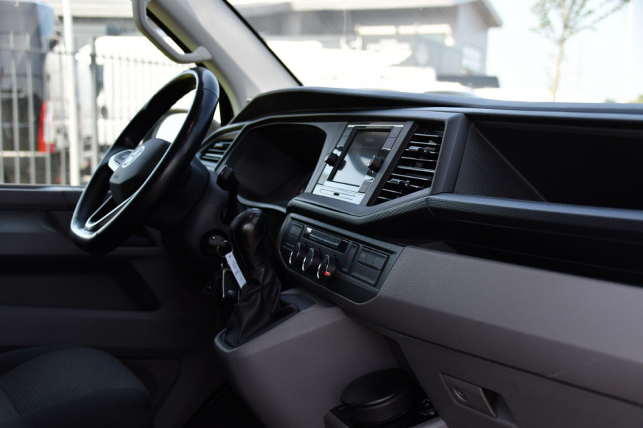 Volkswagen Transporter 2.0 TDI L1H1 30 Black Edition Cruise, Carplay, 150PK, Automaat, Standkachel, Stoelverwarming, Sensoren, Trekhaak