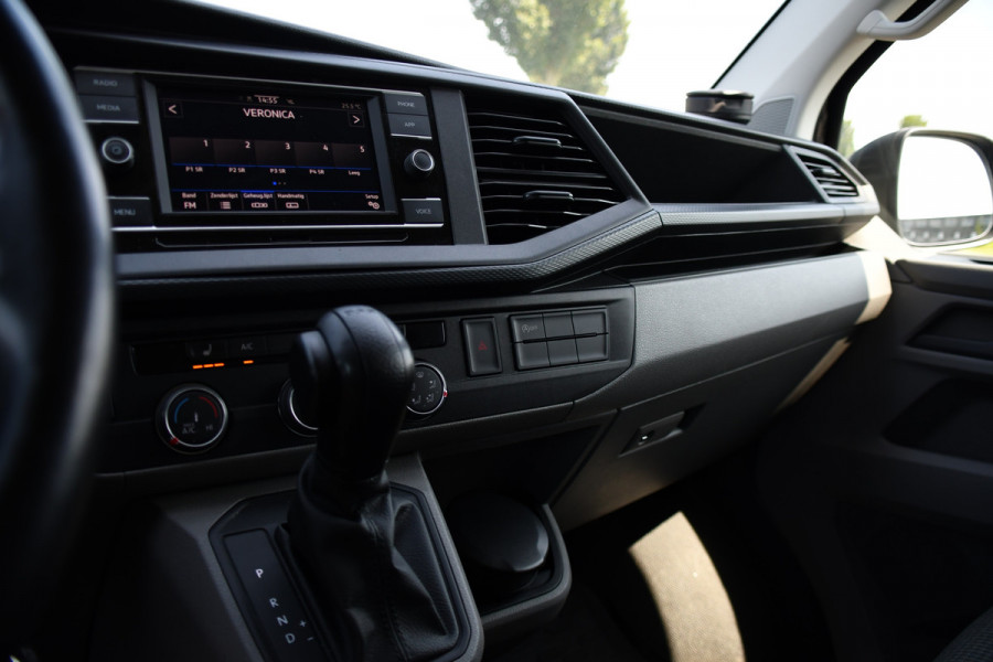 Volkswagen Transporter 2.0 TDI L1H1 30 Black Edition Cruise, Carplay, 150PK, Automaat, Standkachel, Stoelverwarming, Sensoren, Trekhaak