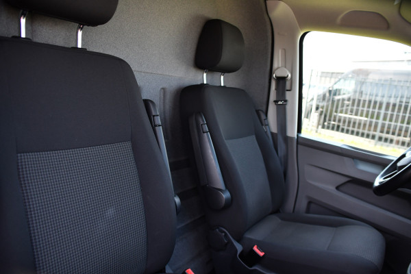 Volkswagen Transporter 2.0 TDI L1H1 30 Black Edition Cruise, Carplay, 150PK, Automaat, Standkachel, Stoelverwarming, Sensoren, Trekhaak