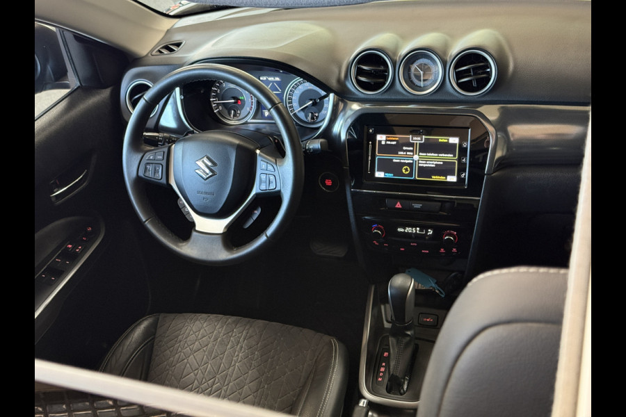 Suzuki Vitara 1.4 Boosterjet AllGrip Comfort | Trekhaak | Pano | 17" | Carplay | Camera | ACC | Dodehoek | Stoelverwarming | 100% onderhouden!